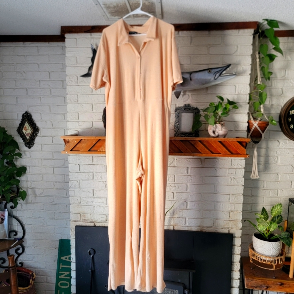 Pretty Little Thing Peach Collared Jumpsuit Size 20 Tall